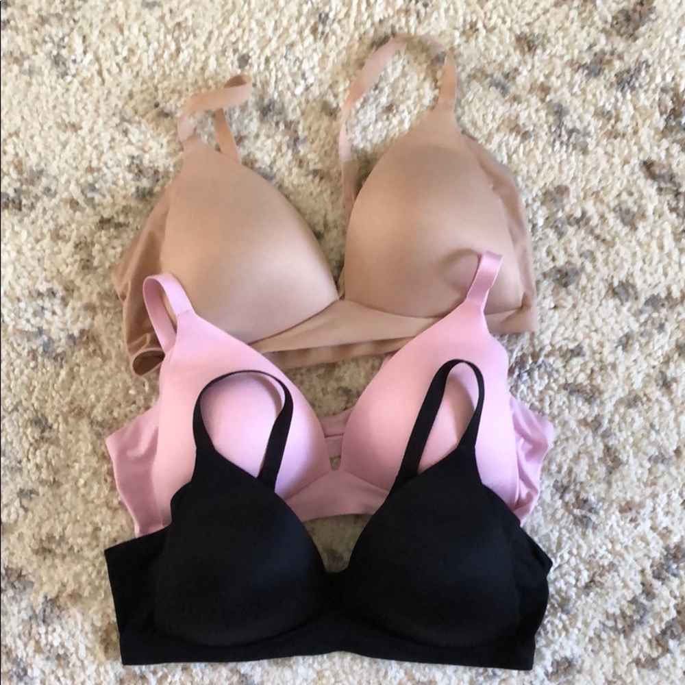 Wireless, stretchy Aerie bras 💕